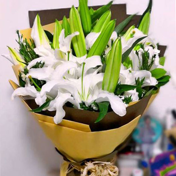 Oriental Lily Flower Bouquet