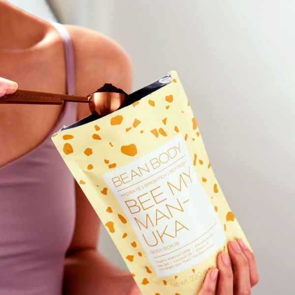 Bean Body Bee My Manuka Coffee Scrub 220g. Skin-perfecting gift for online delivery to China.
