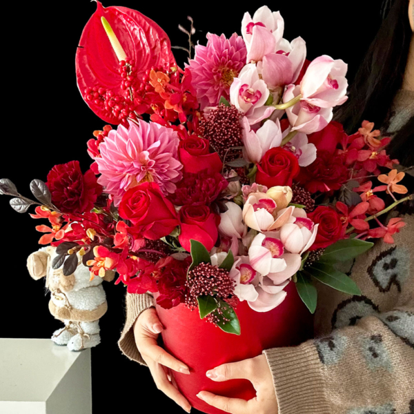 Radiant red flower bouquet, delivered across China with care.